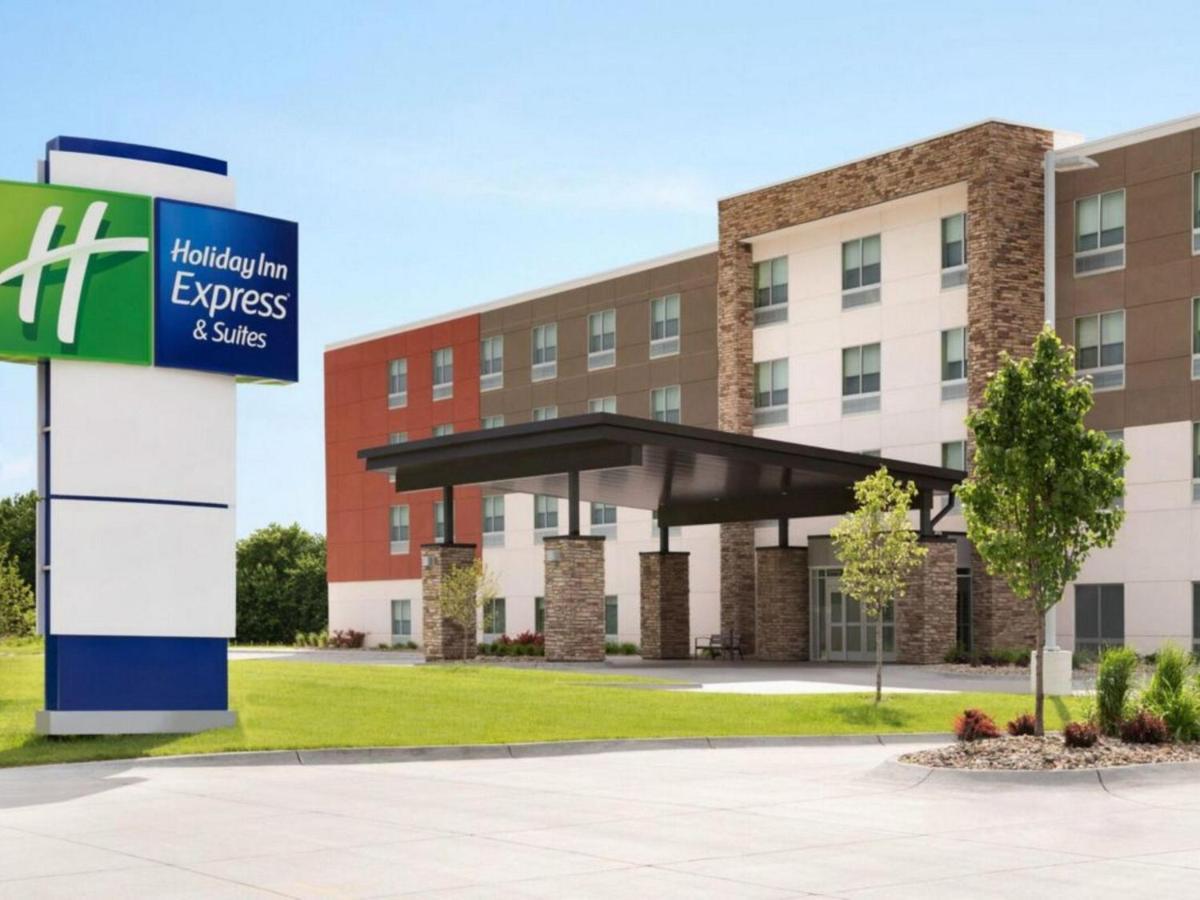 Holiday Inn Express & Suites - Dallas Market Center By Ihg Екстер'єр фото